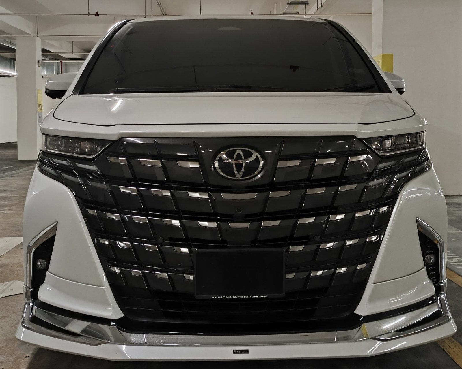 Toyota Alphard AH40 (White) - Image 2