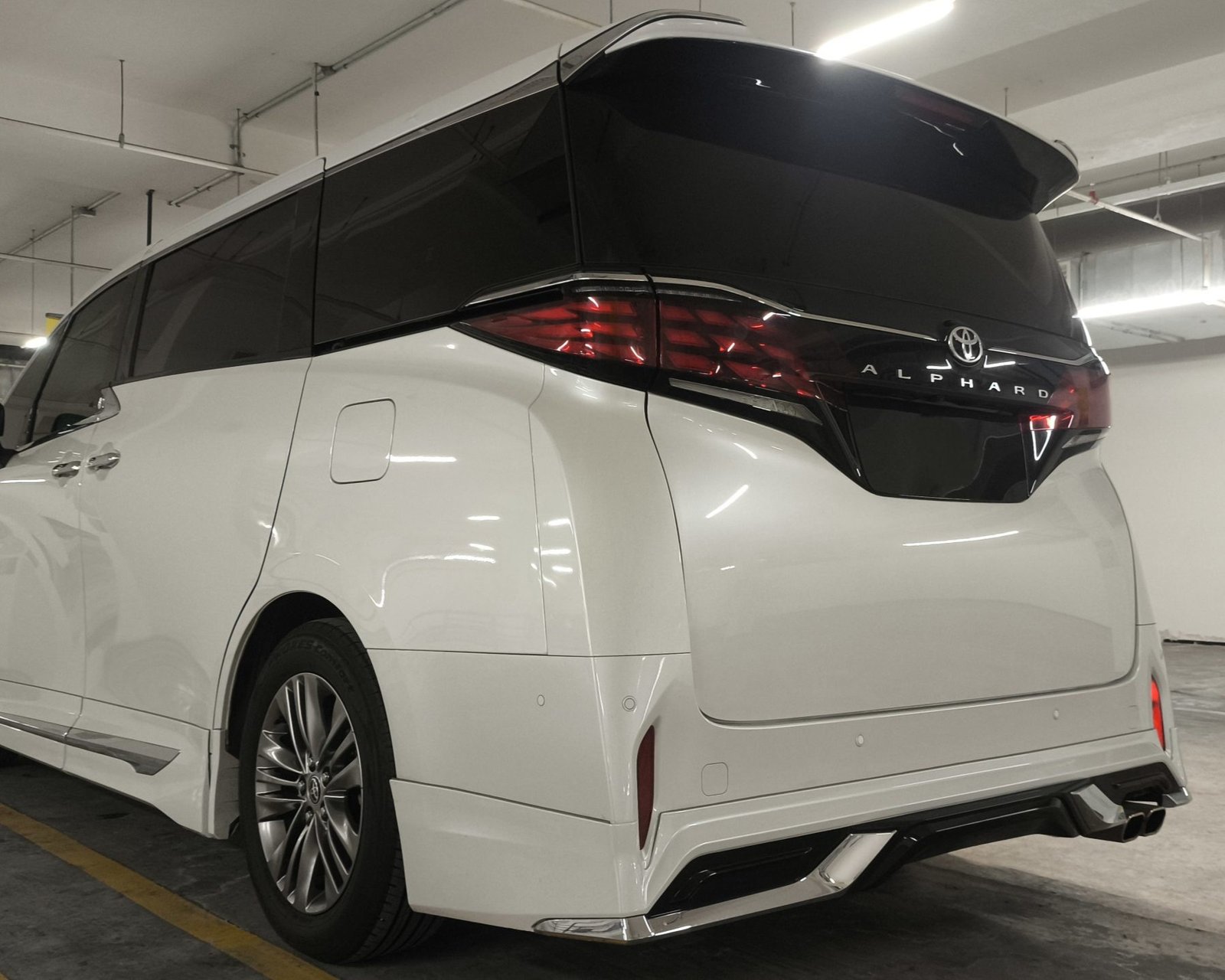 Toyota Alphard AH40 (White) - Image 5