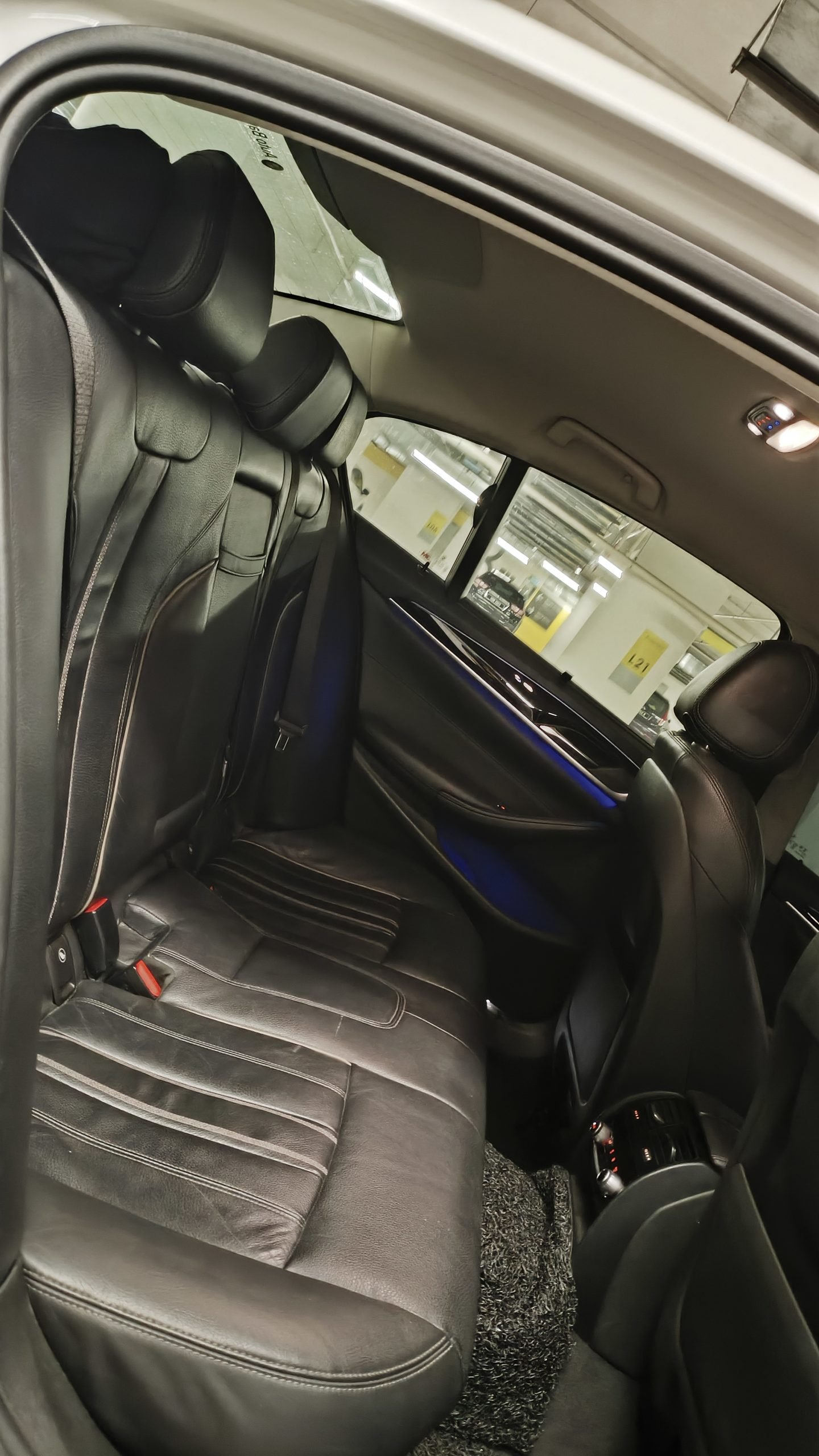 BMW 530e G30 (White) - Image 16