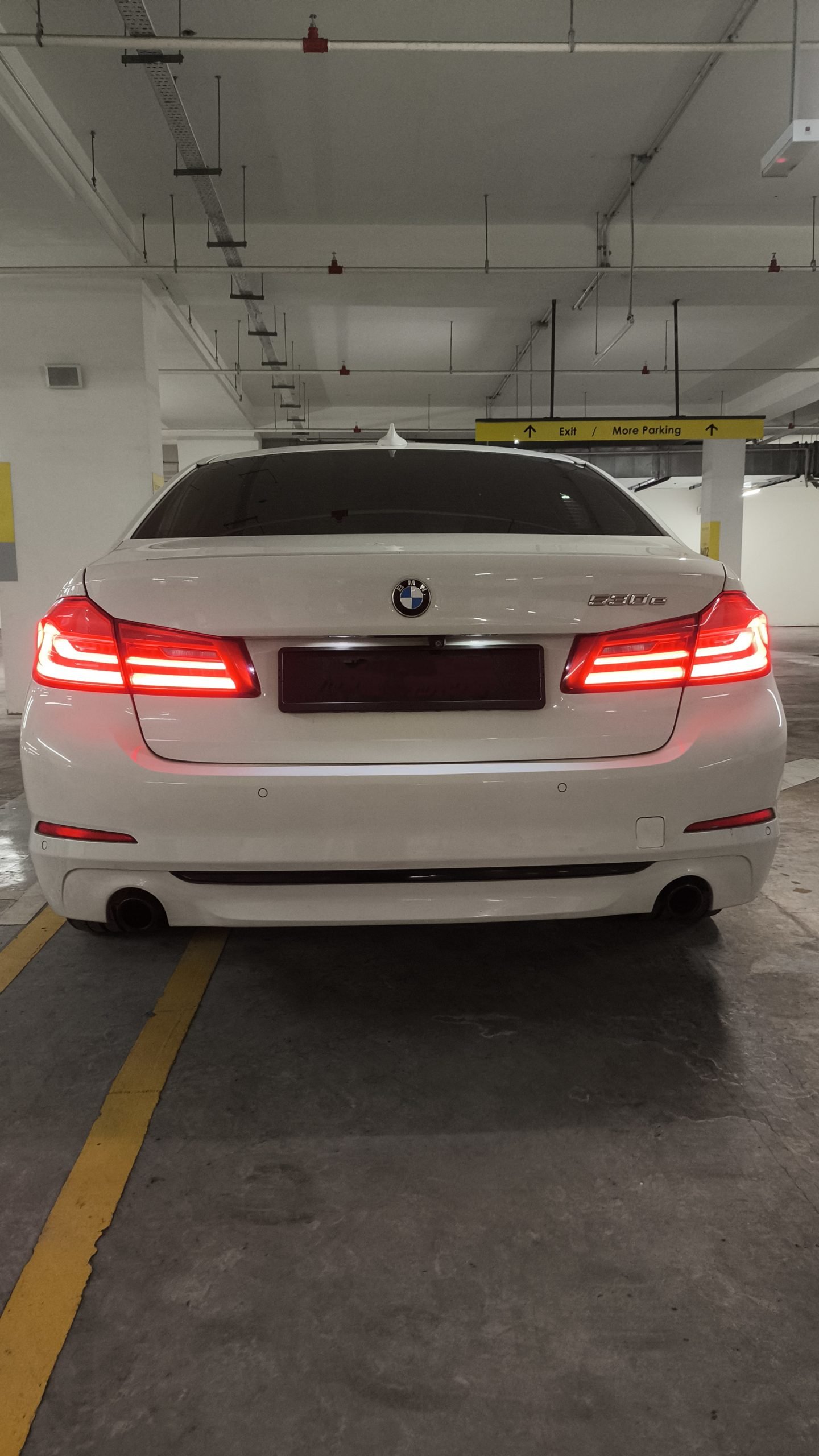 BMW 530e G30 (White) - Image 8