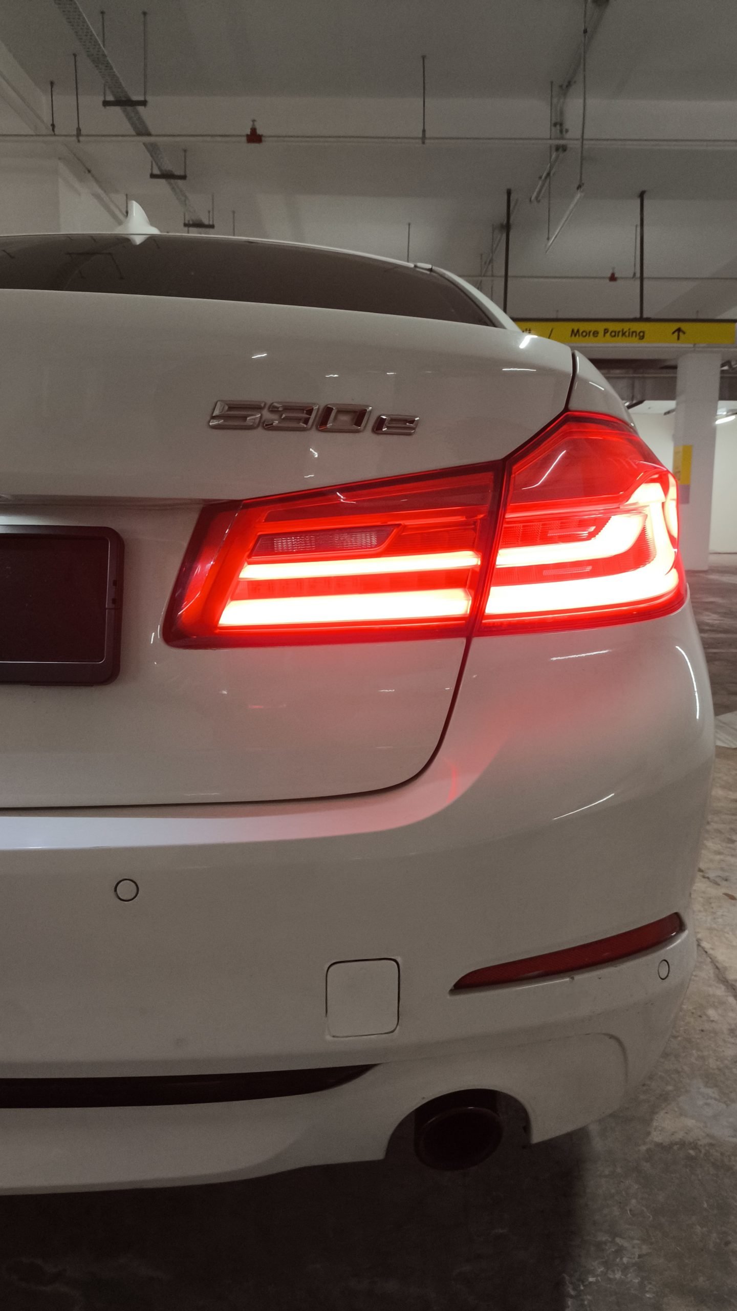 BMW 530e G30 (White) - Image 9
