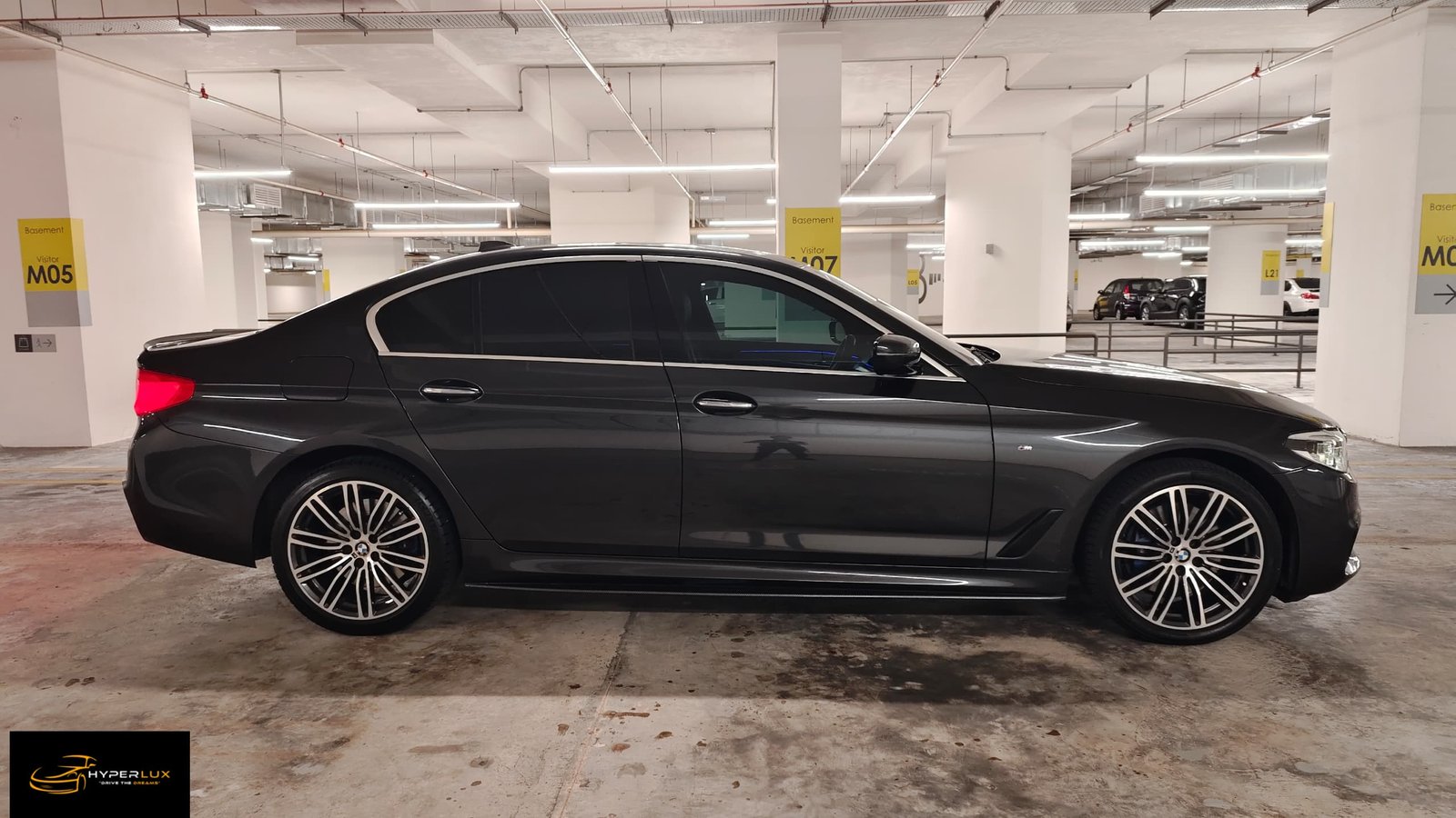 BMW 530i G30 (Black) - Image 4