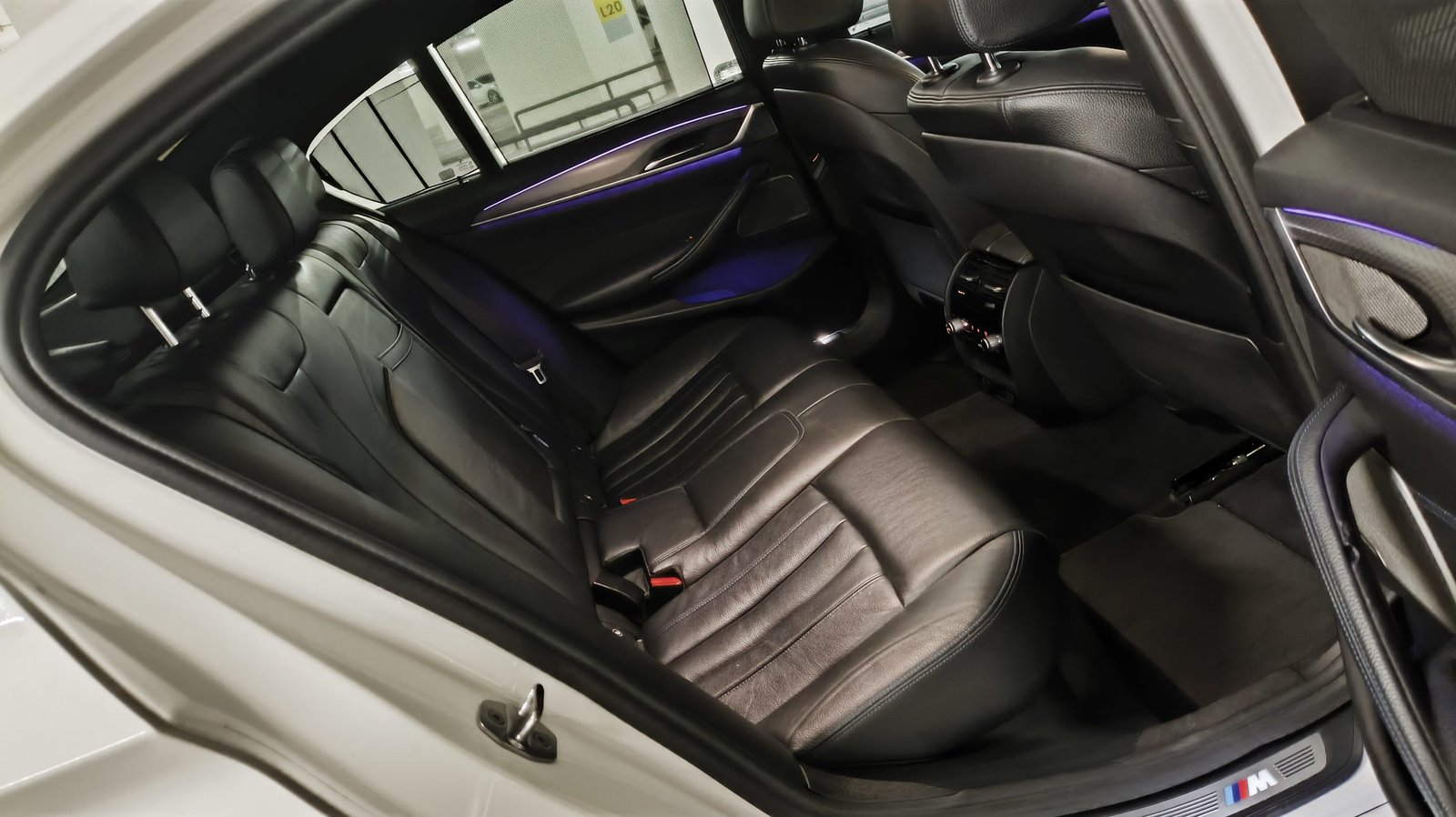 BMW 530i G30 (White) - Image 15