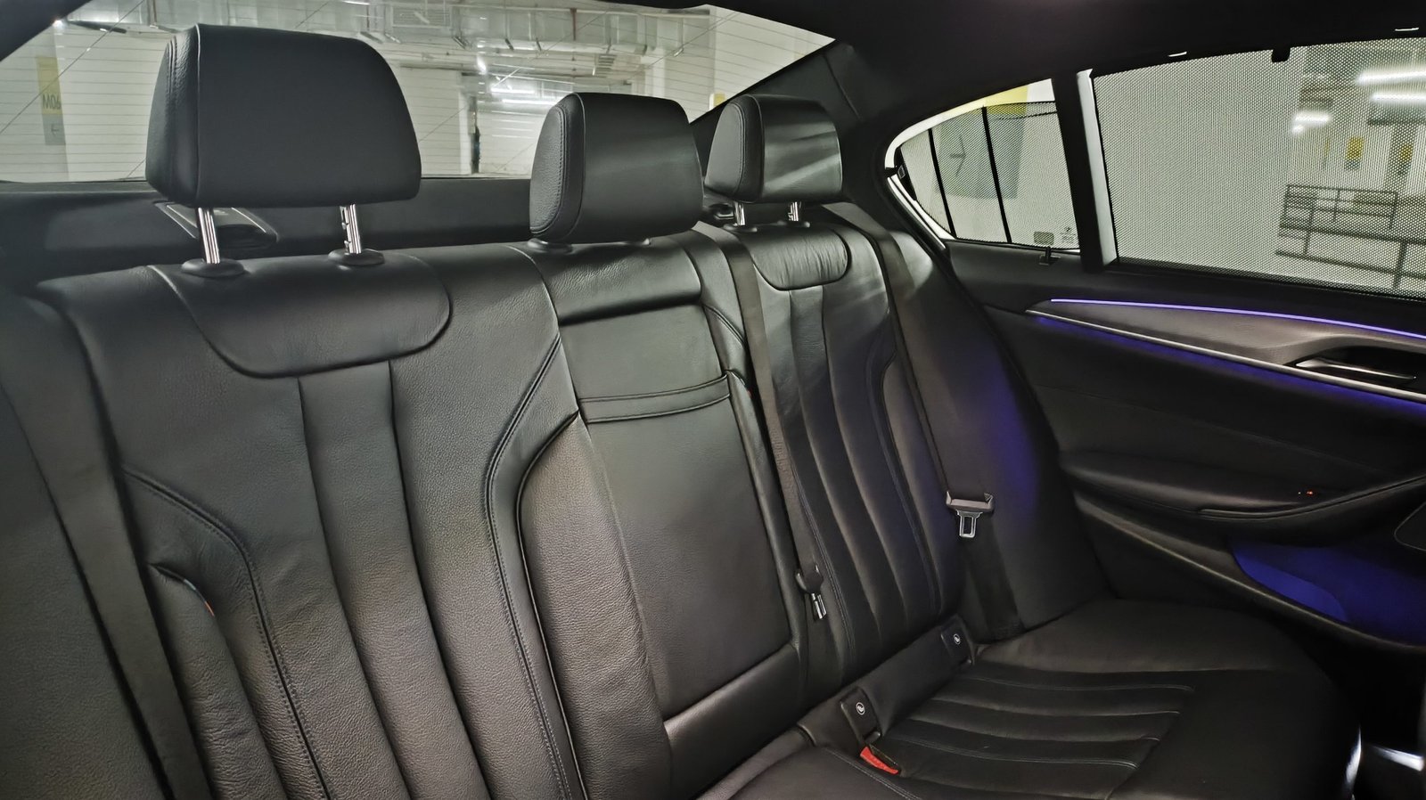 BMW 530i G30 (White) - Image 16