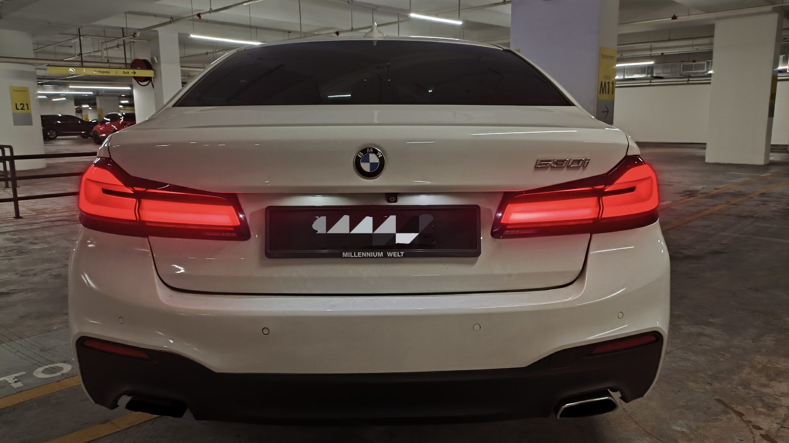 BMW 530i G30 (White) - Image 10