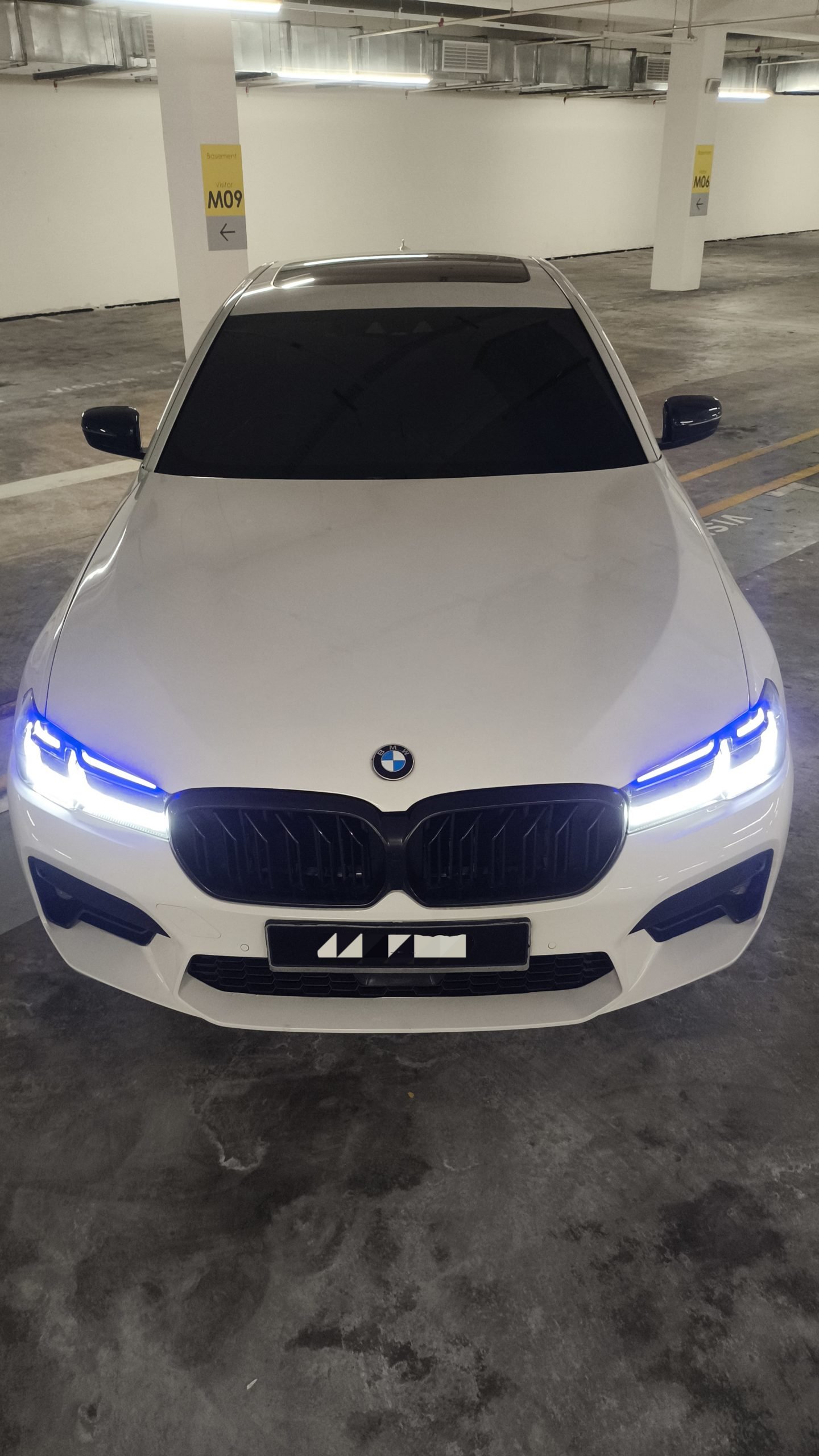 BMW 530i G30 (White) - Image 11
