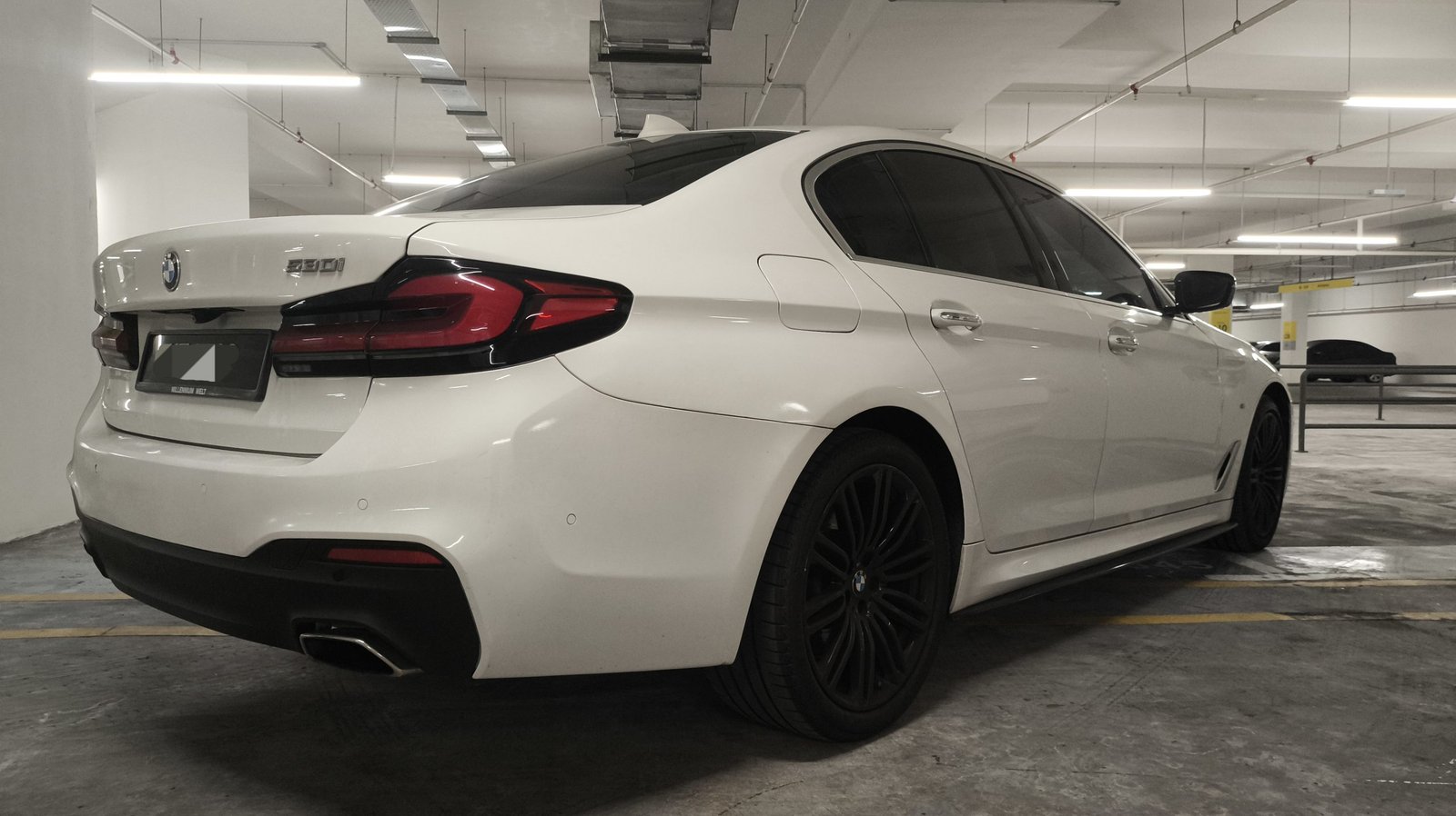 BMW 530i G30 (White) - Image 7