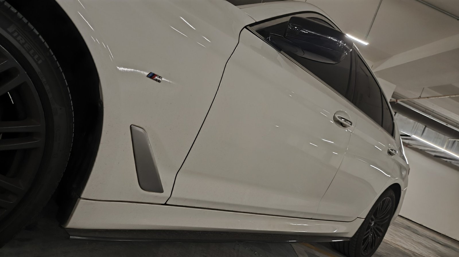 BMW 530i G30 (White) - Image 6