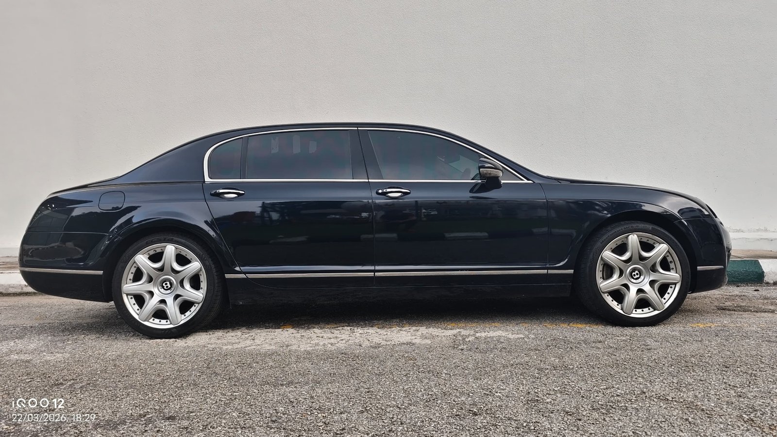 Bentley Continental Flying Spur (Black) - Image 4
