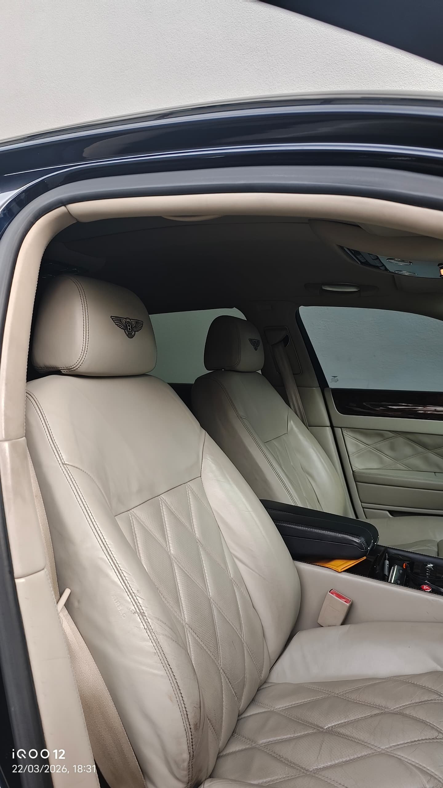 Bentley Continental Flying Spur (Black) - Image 8
