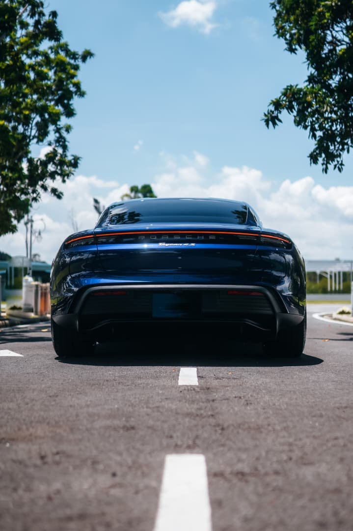 Porsche Taycan 4S (Blue) - Image 6