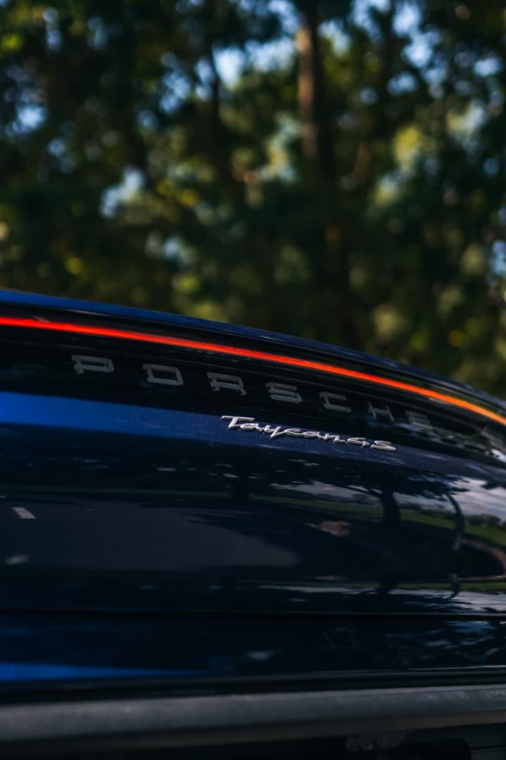 Porsche Taycan 4S (Blue) - Image 10