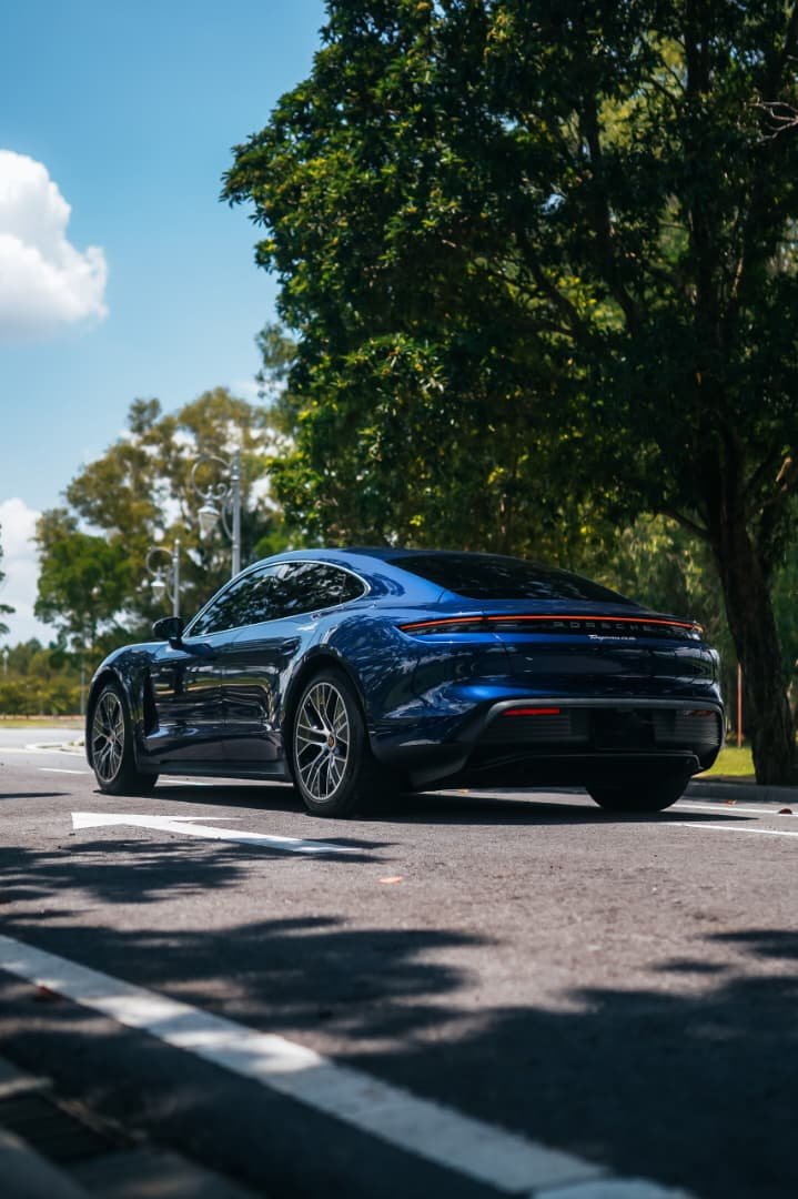 Porsche Taycan 4S (Blue) - Image 5