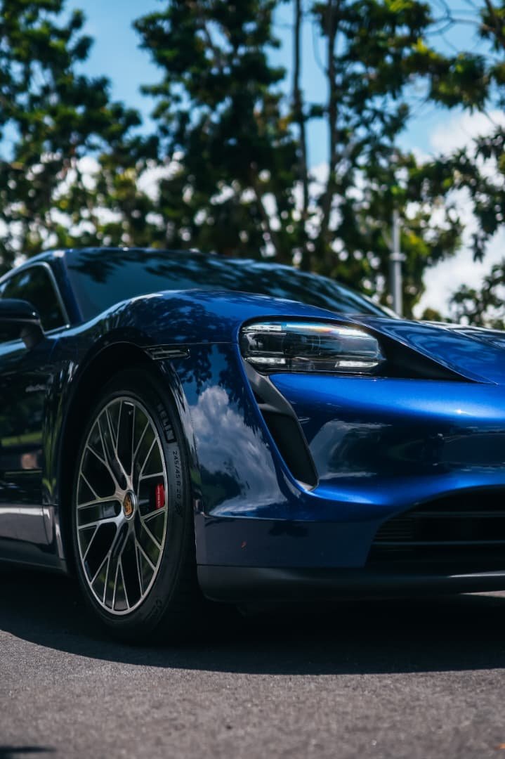 Porsche Taycan 4S (Blue) - Image 2