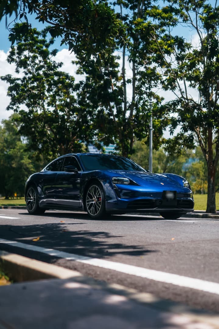 Porsche Taycan 4S (Blue) - Image 4