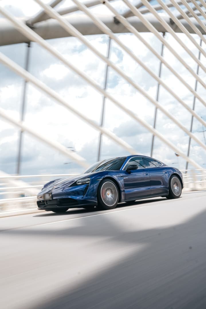 Porsche Taycan 4S (Blue) - Image 8