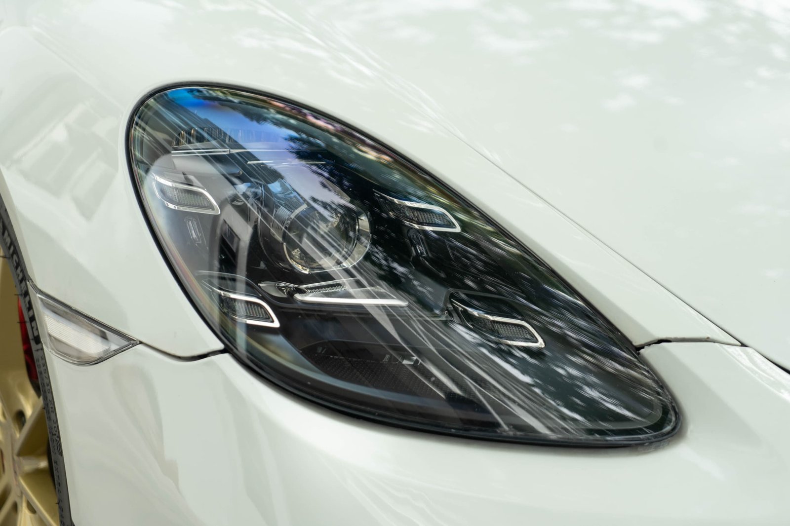 Porsche 718 Cayman S (GT4 Bodykit) (White) - Image 3