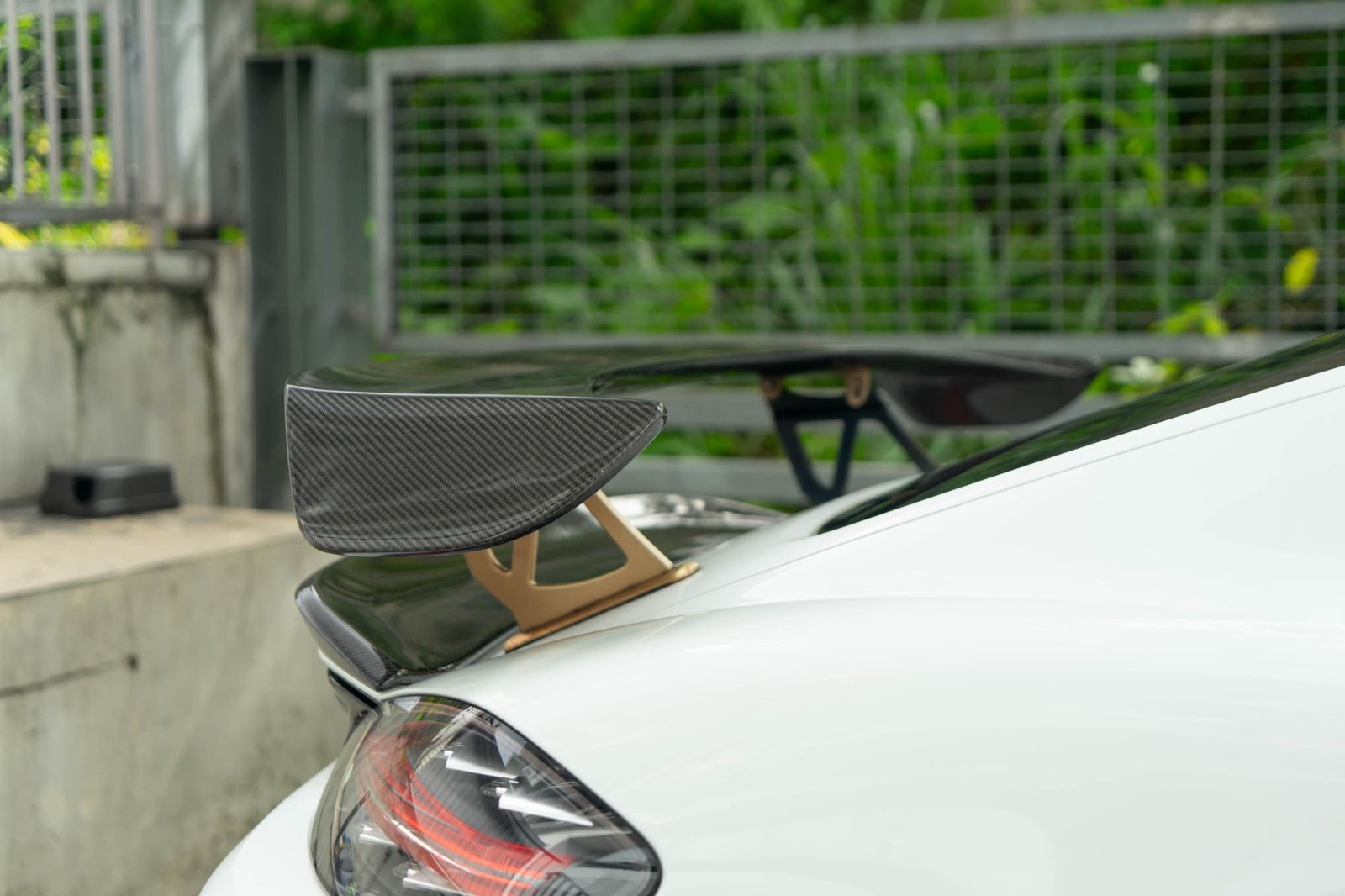 Porsche 718 Cayman S (GT4 Bodykit) (White) - Image 9