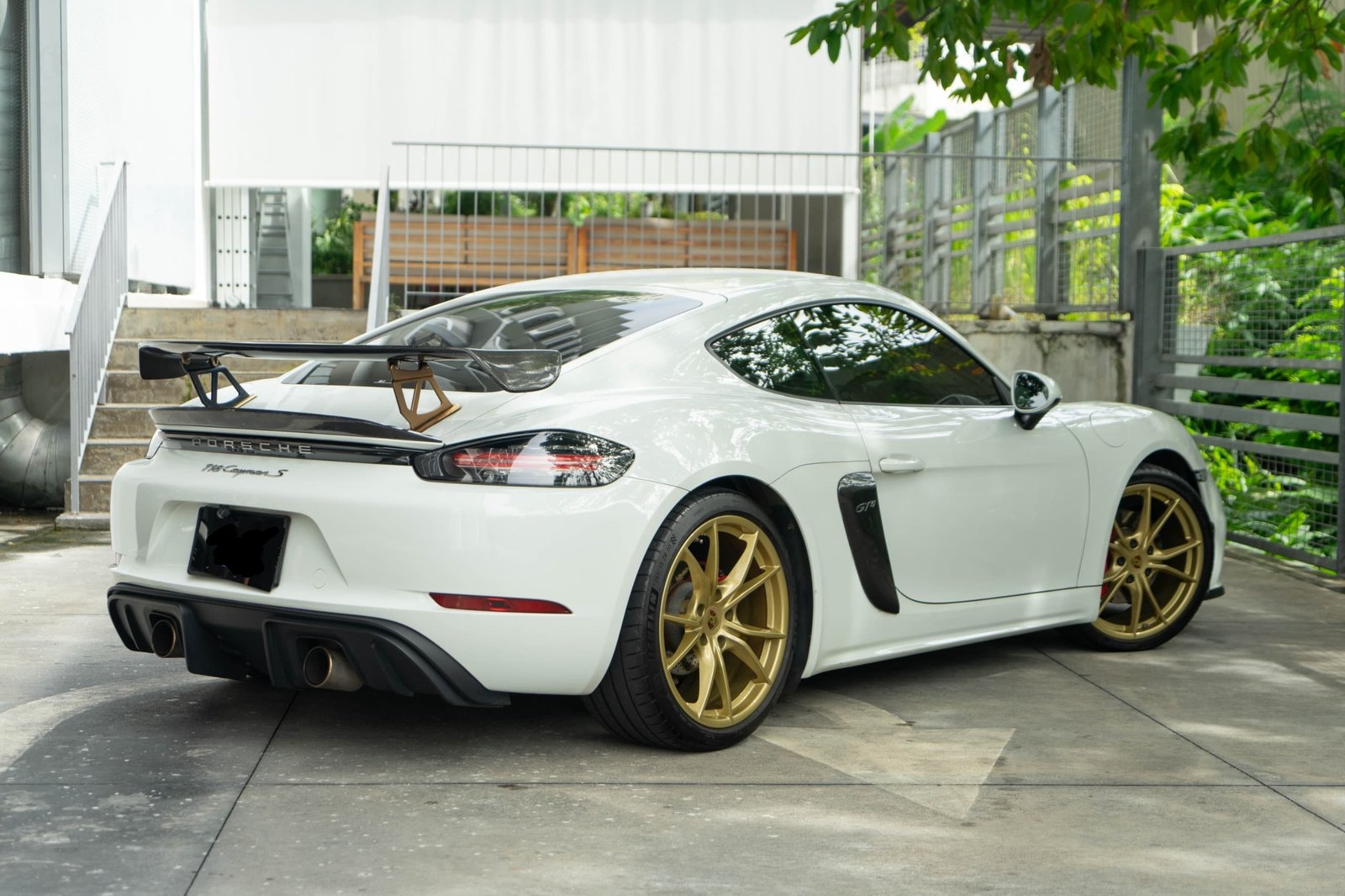 Porsche 718 Cayman S (GT4 Bodykit) (White) - Image 8