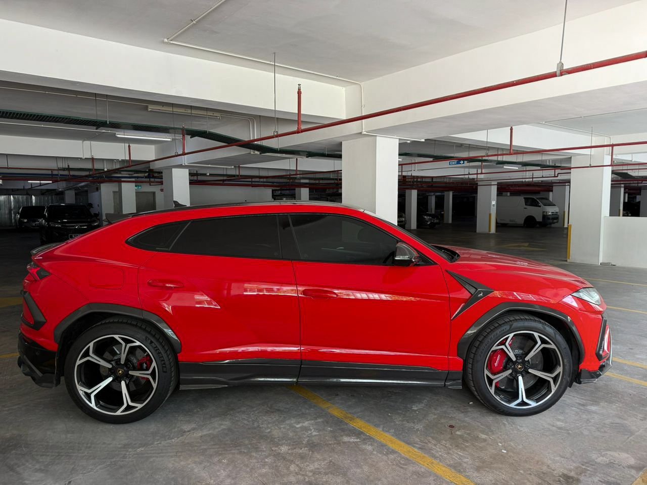 Lamborghini Urus (Red) - Image 12