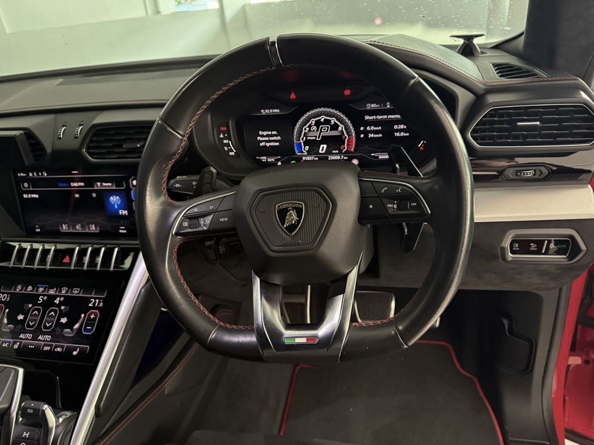 Lamborghini Urus (Red) - Image 14