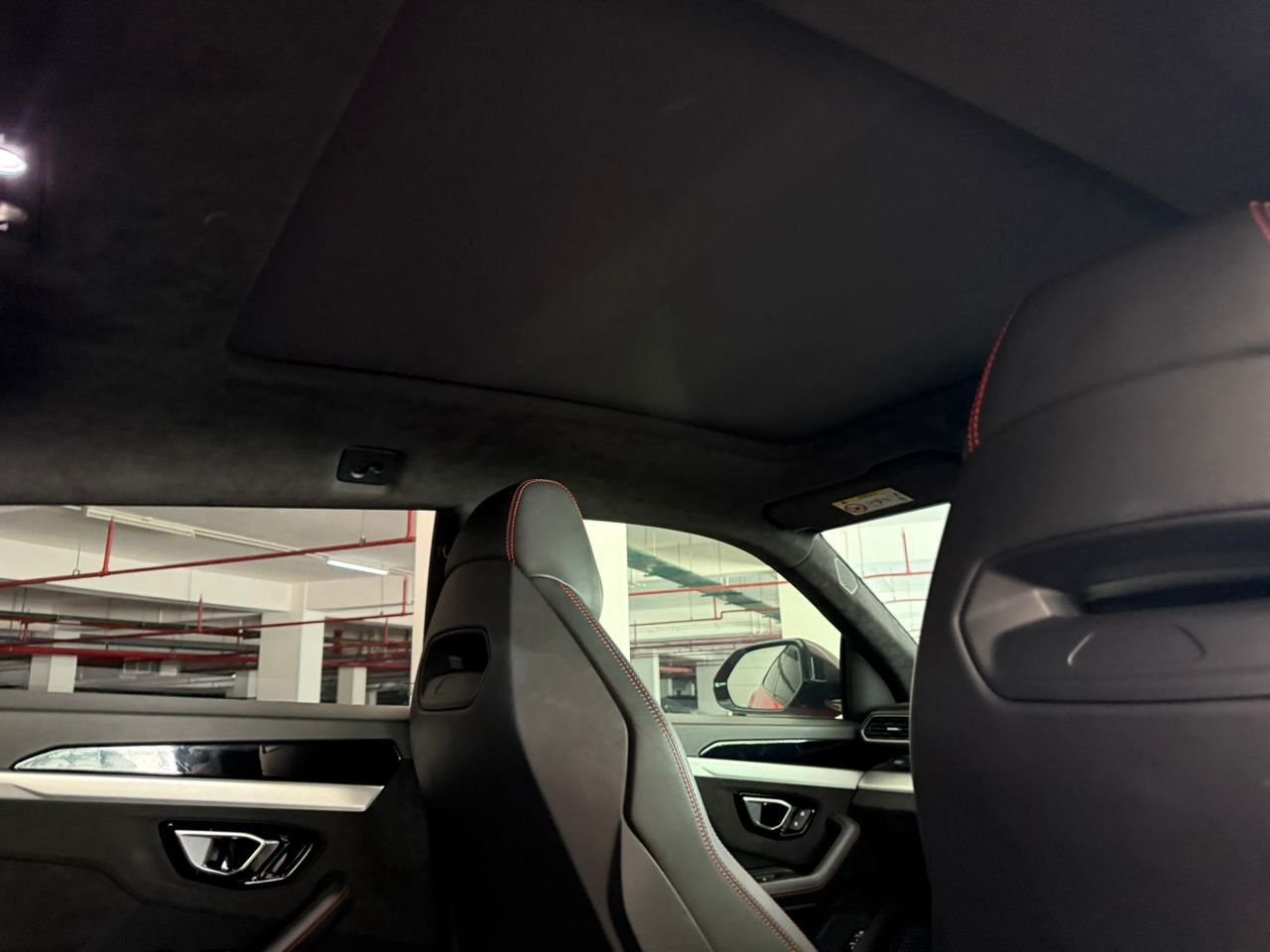 Lamborghini Urus (Red) - Image 22