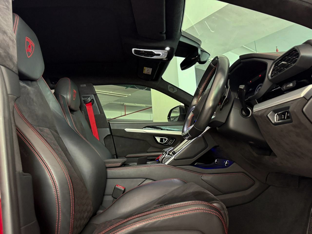 Lamborghini Urus (Red) - Image 18