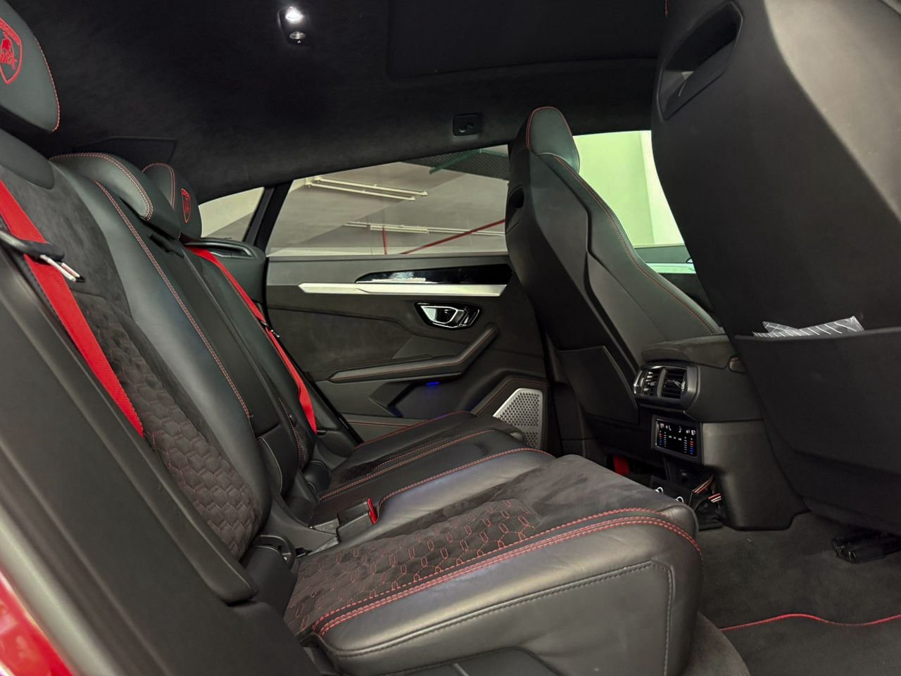 Lamborghini Urus (Red) - Image 20