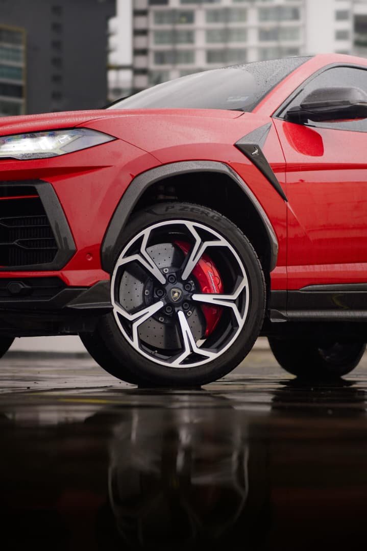 Lamborghini Urus (Red) - Image 5
