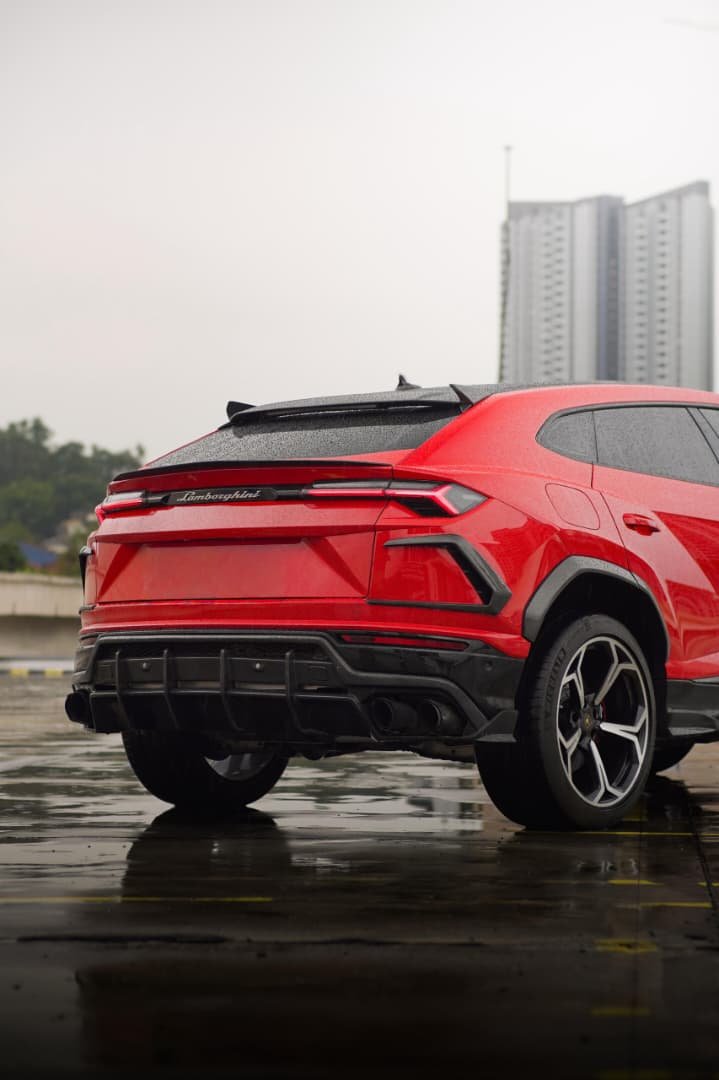 Lamborghini Urus (Red) - Image 7