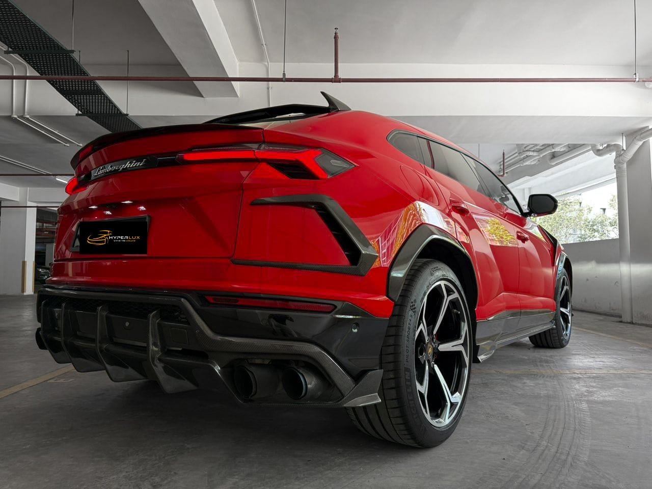Lamborghini Urus (Red) - Image 10