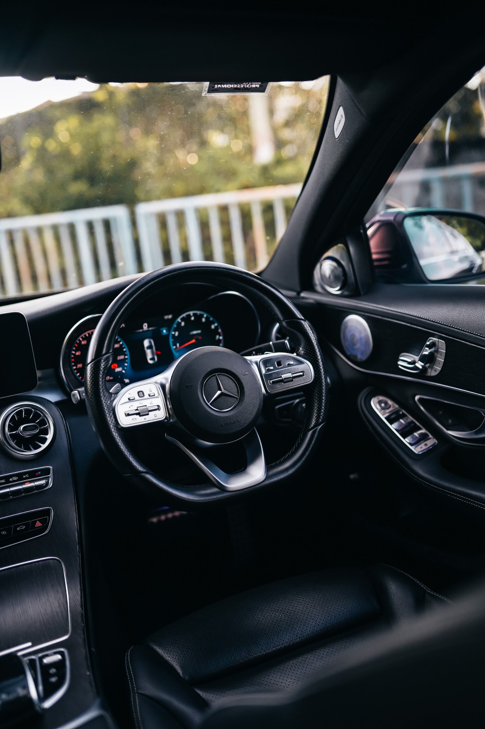 Mercedes Benz C200 W205 (FACELIFT) (BLACK) - Image 10