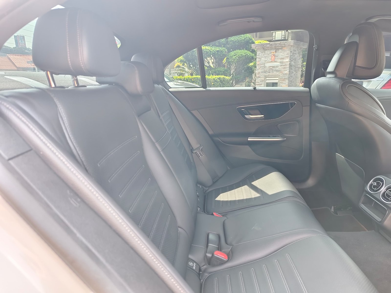 Mercedes C300 W206 (White) - Image 11