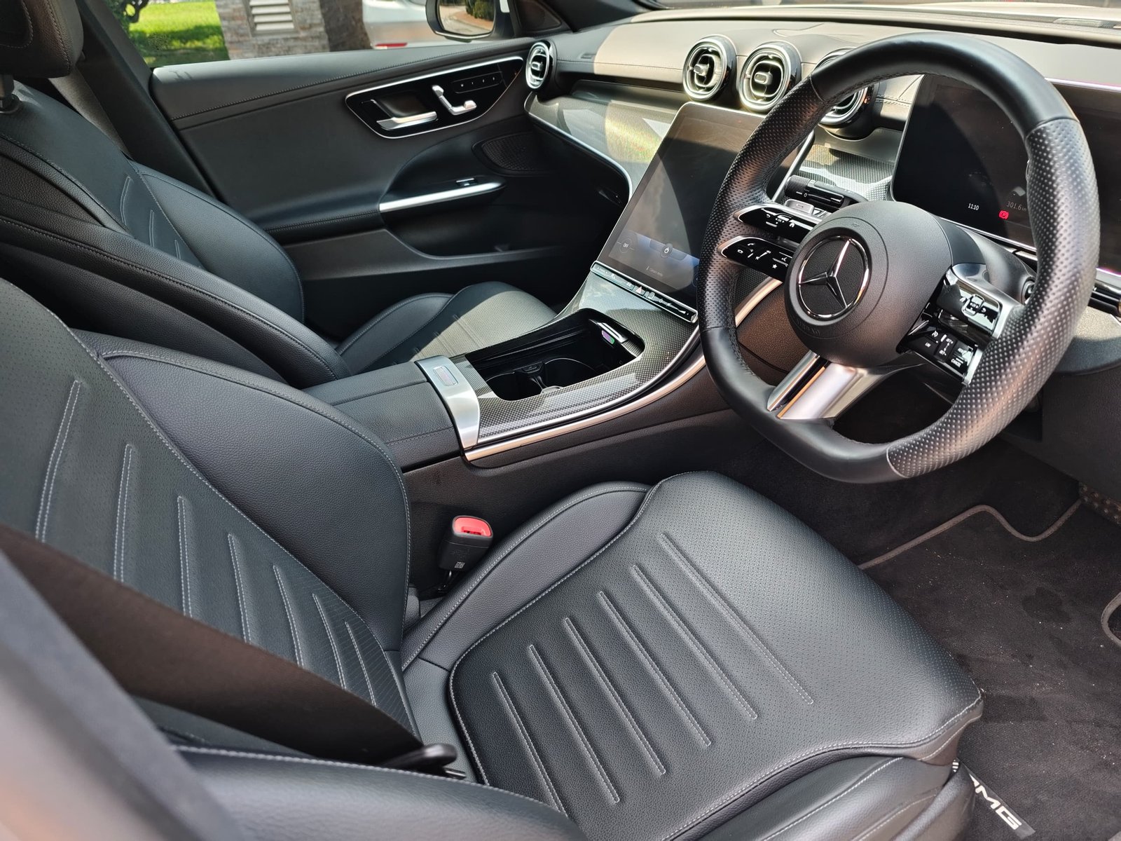 Mercedes C300 W206 (White) - Image 10