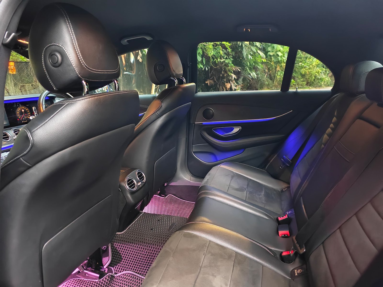 Mercedes Benz E250 W213 (Black) - Image 11