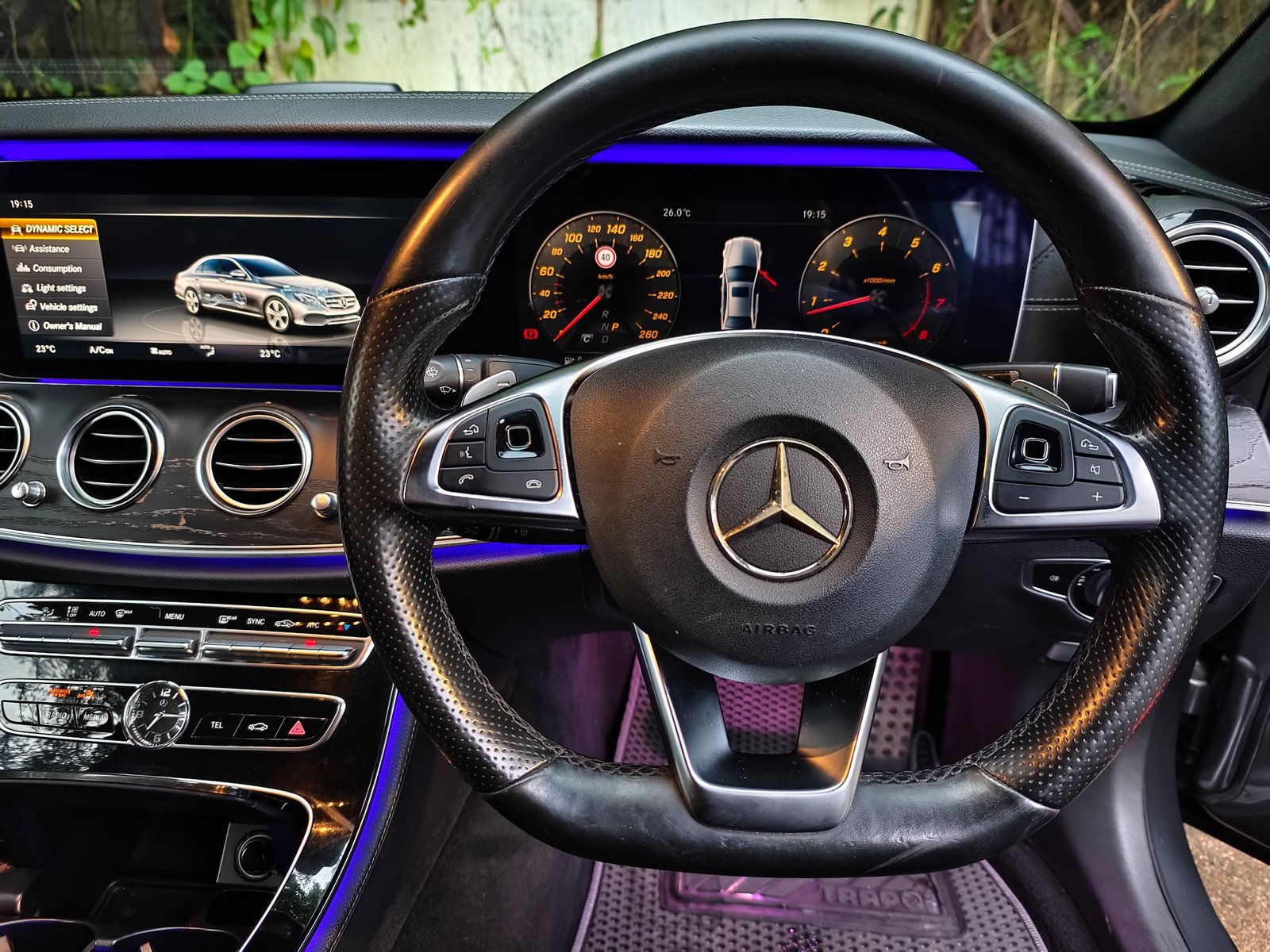 Mercedes Benz E250 W213 (Black) - Image 6