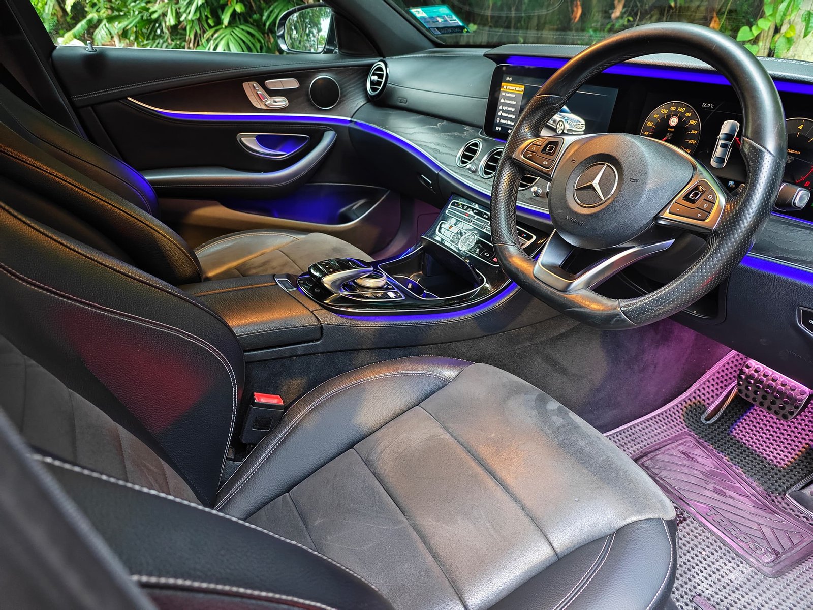 Mercedes Benz E250 W213 (Black) - Image 7