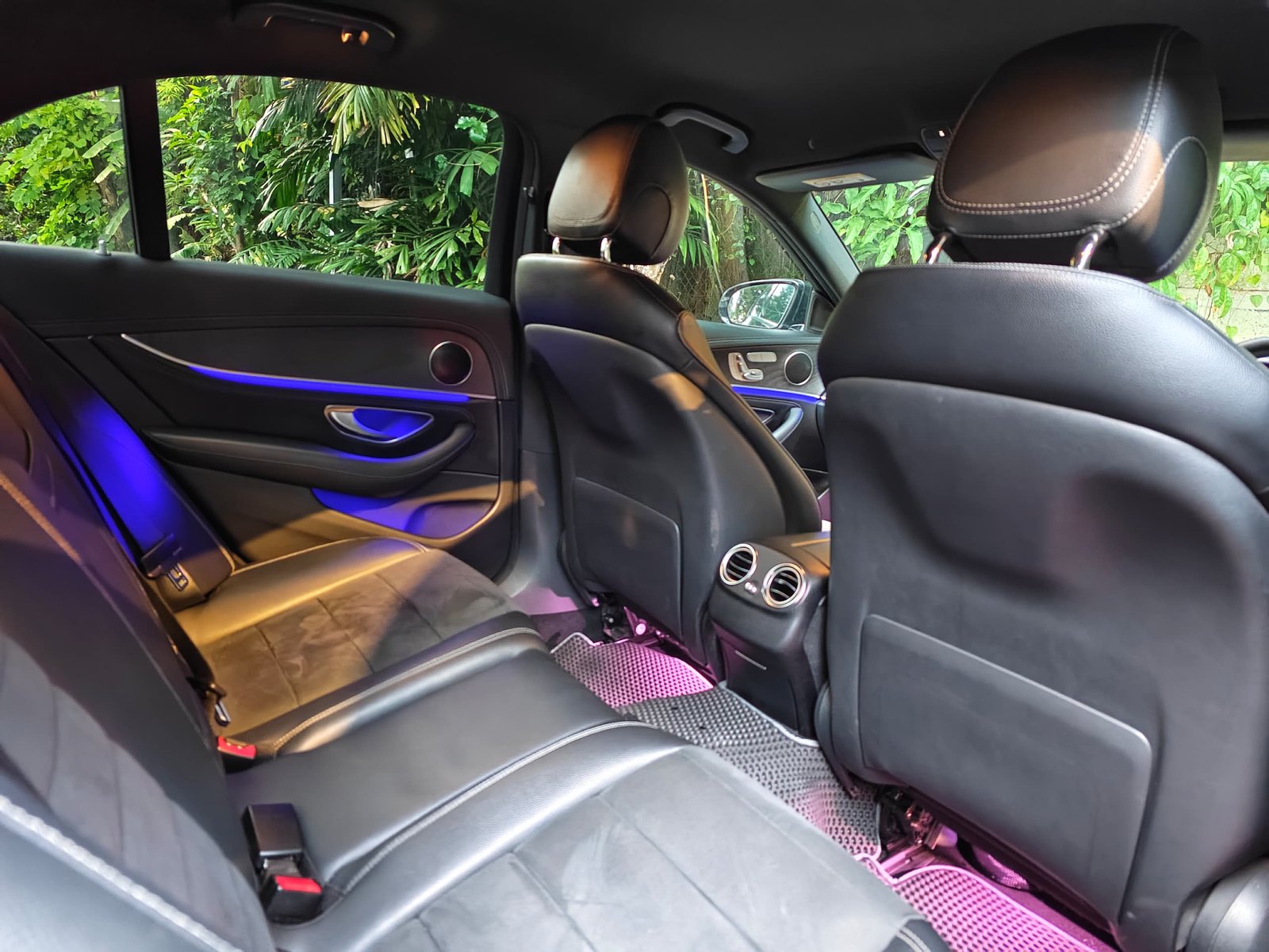 Mercedes Benz E250 W213 (Black) - Image 9