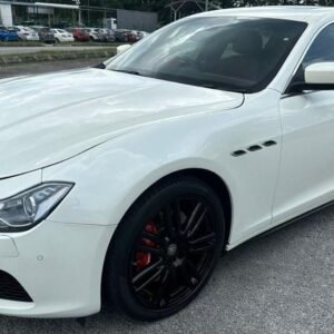 Maserati Ghibli (White)