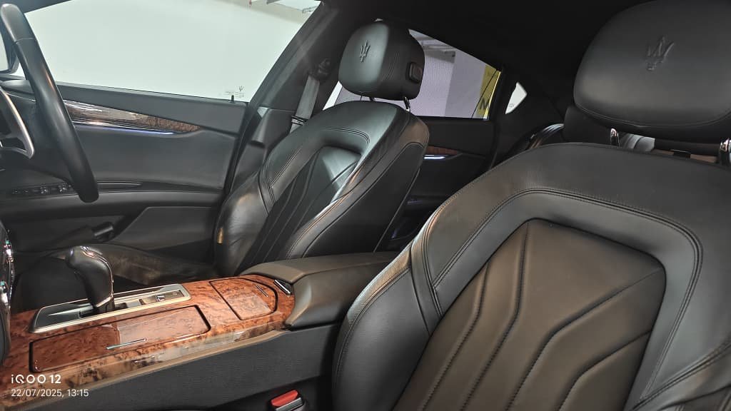 Maserati Quattroporte (Silver) - Image 10