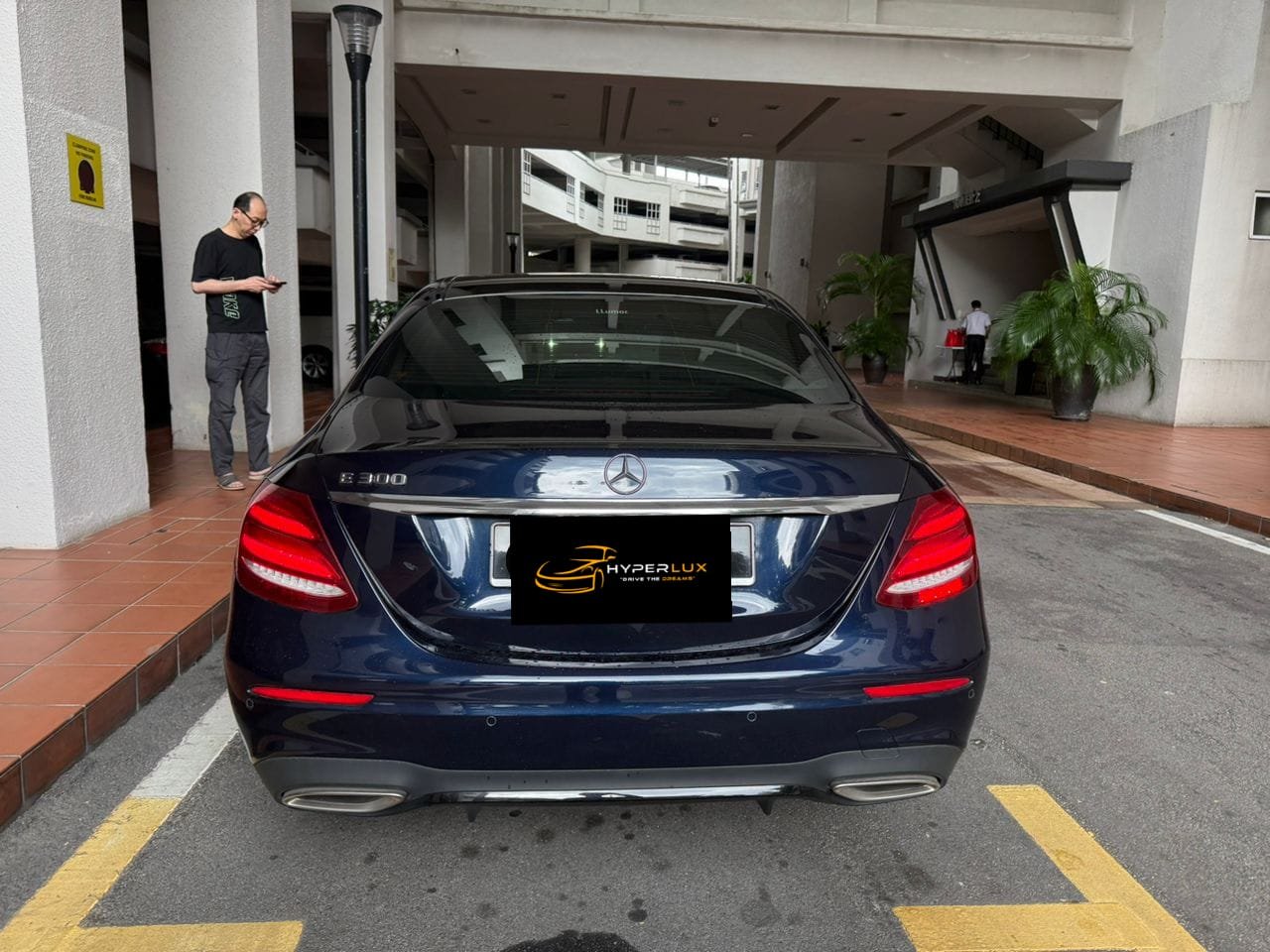 Mercedes Benz E300 W213 - Image 4