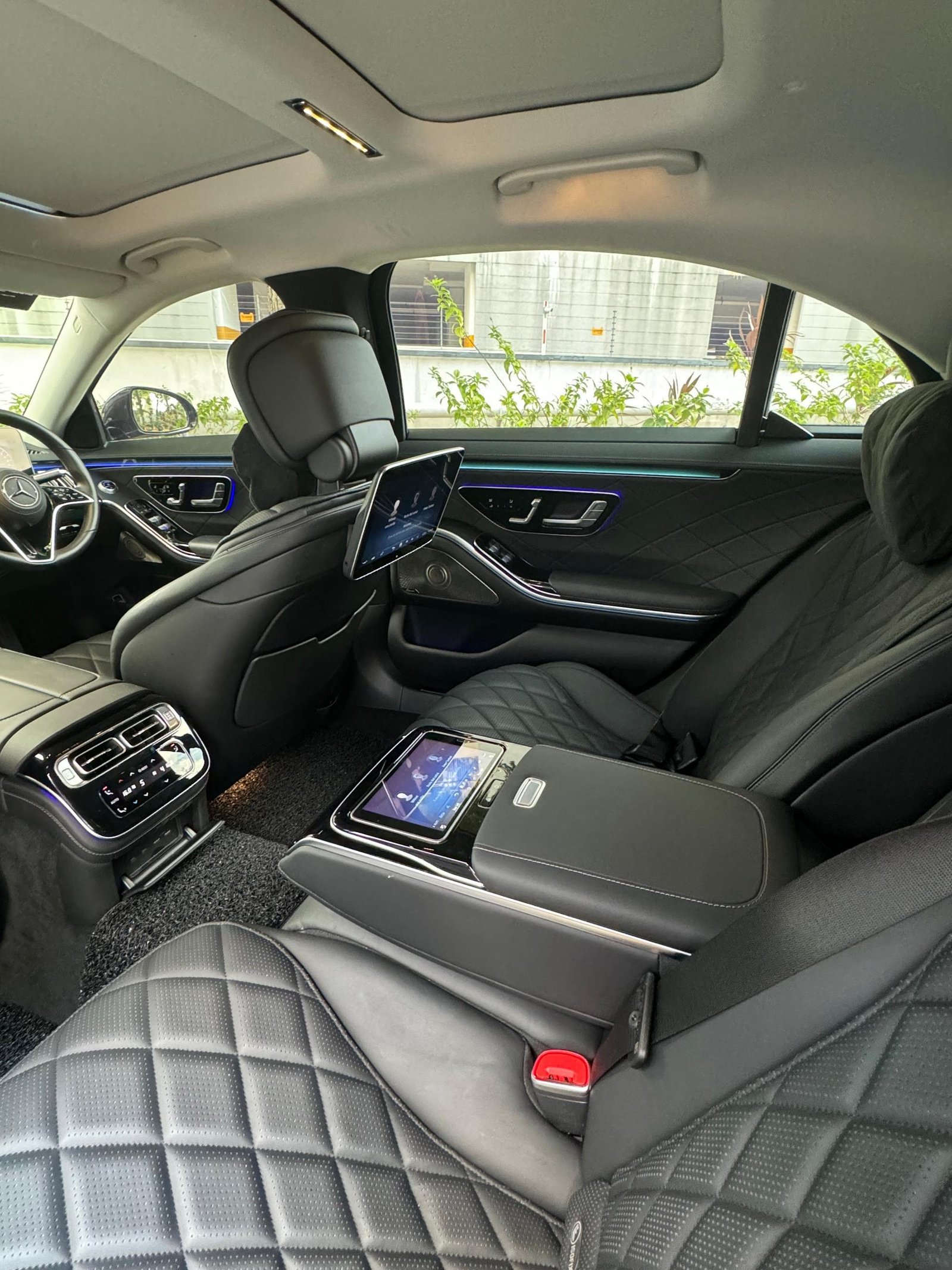 Mercedes Benz S580e V223 (Black) - Image 15