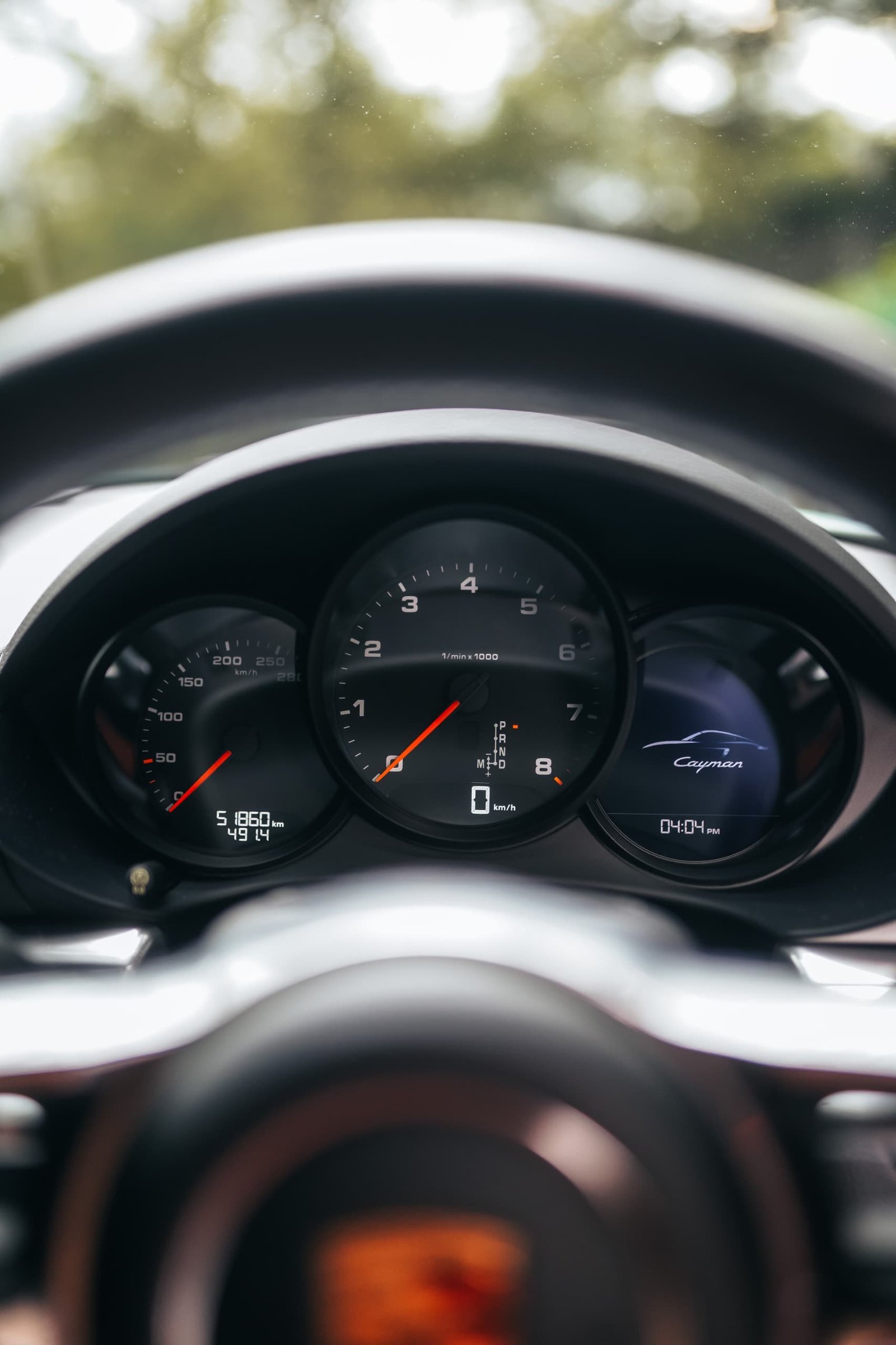 Porsche 718 Cayman (White) - Image 12