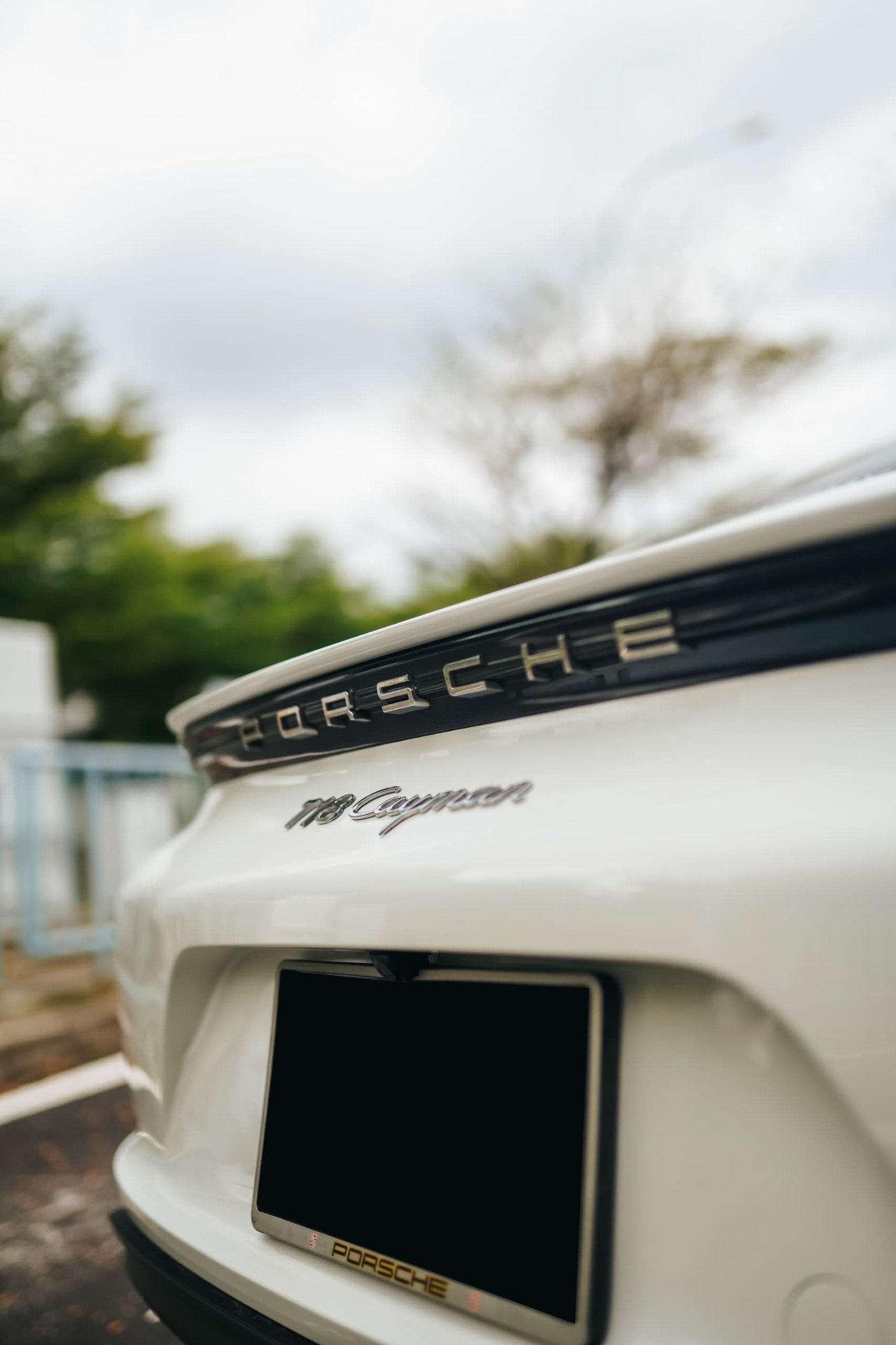 Porsche 718 Cayman (White) - Image 7