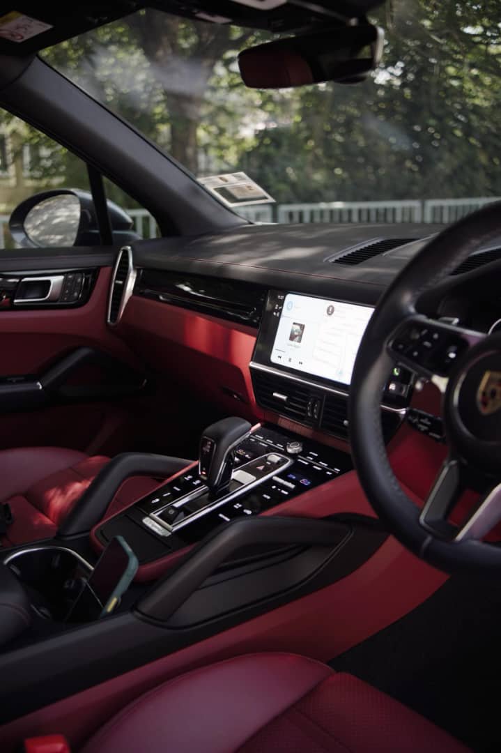 Porsche Cayenne (Dark Grey) - Image 9