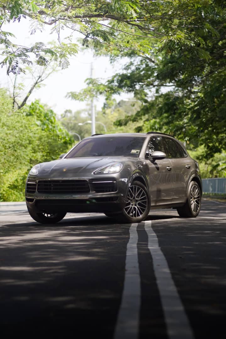 Porsche Cayenne (Dark Grey) - Image 2