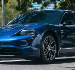 Porsche Taycan 4S (Blue)