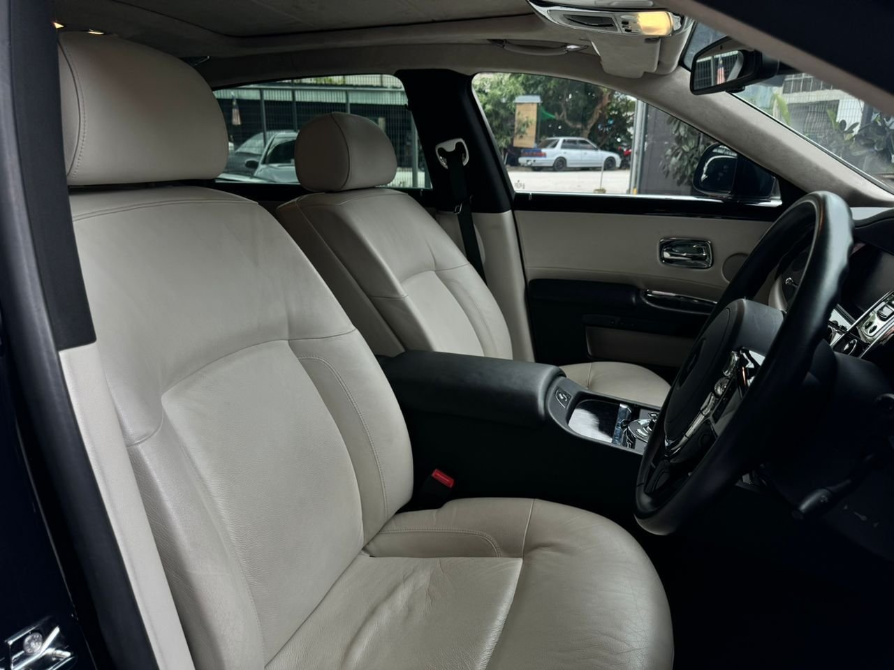 Rolls Royce Ghost - Image 7