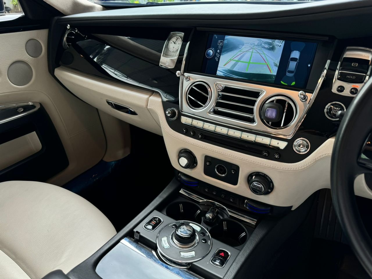 Rolls Royce Ghost - Image 9