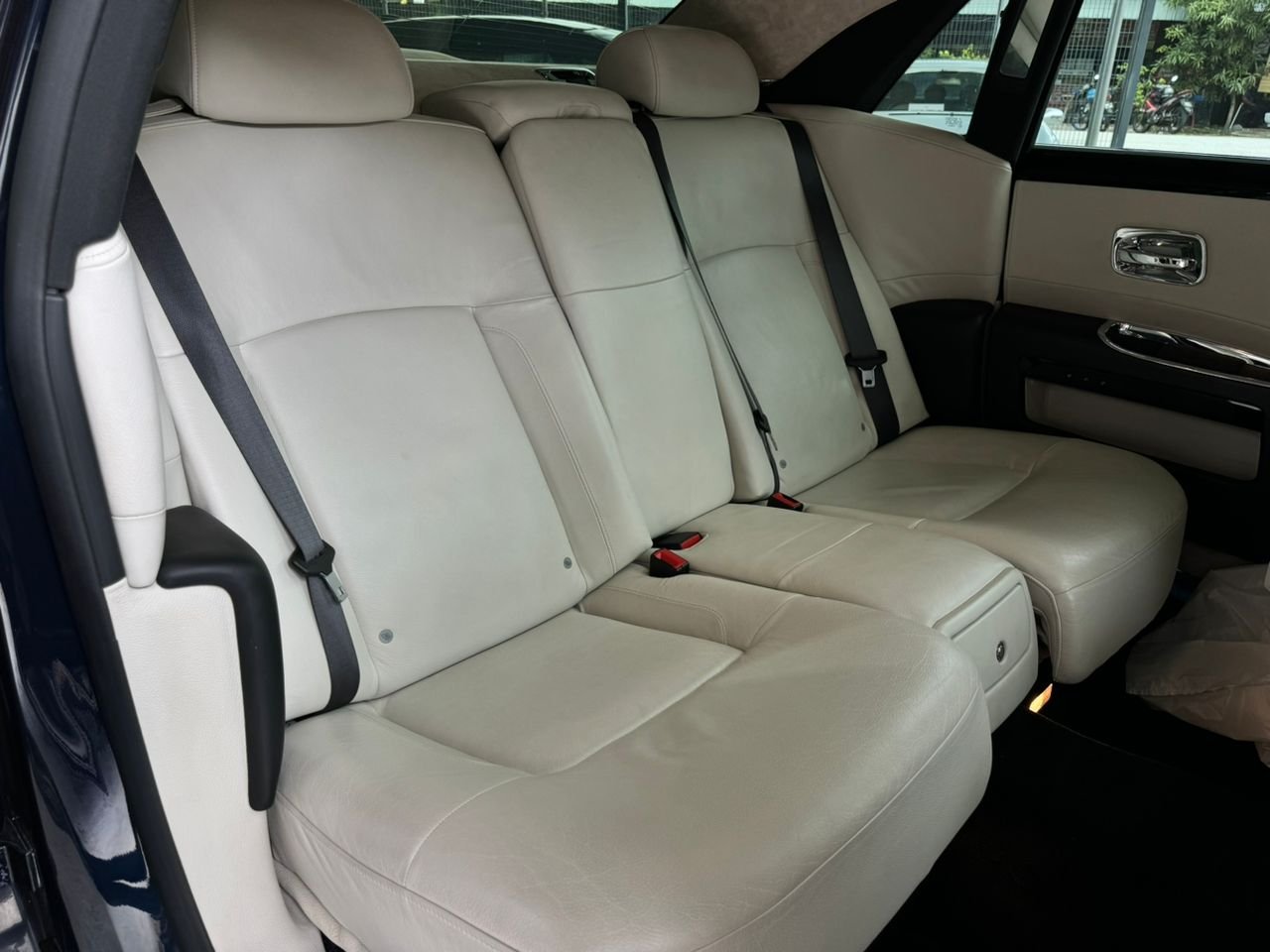 Rolls Royce Ghost - Image 10